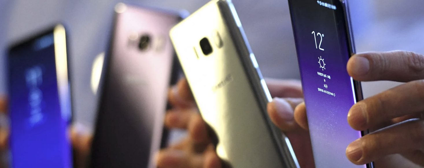 حرب شهر سبتمبر تشتعل.. ماذا في جعبة أبل وسامسونغ؟