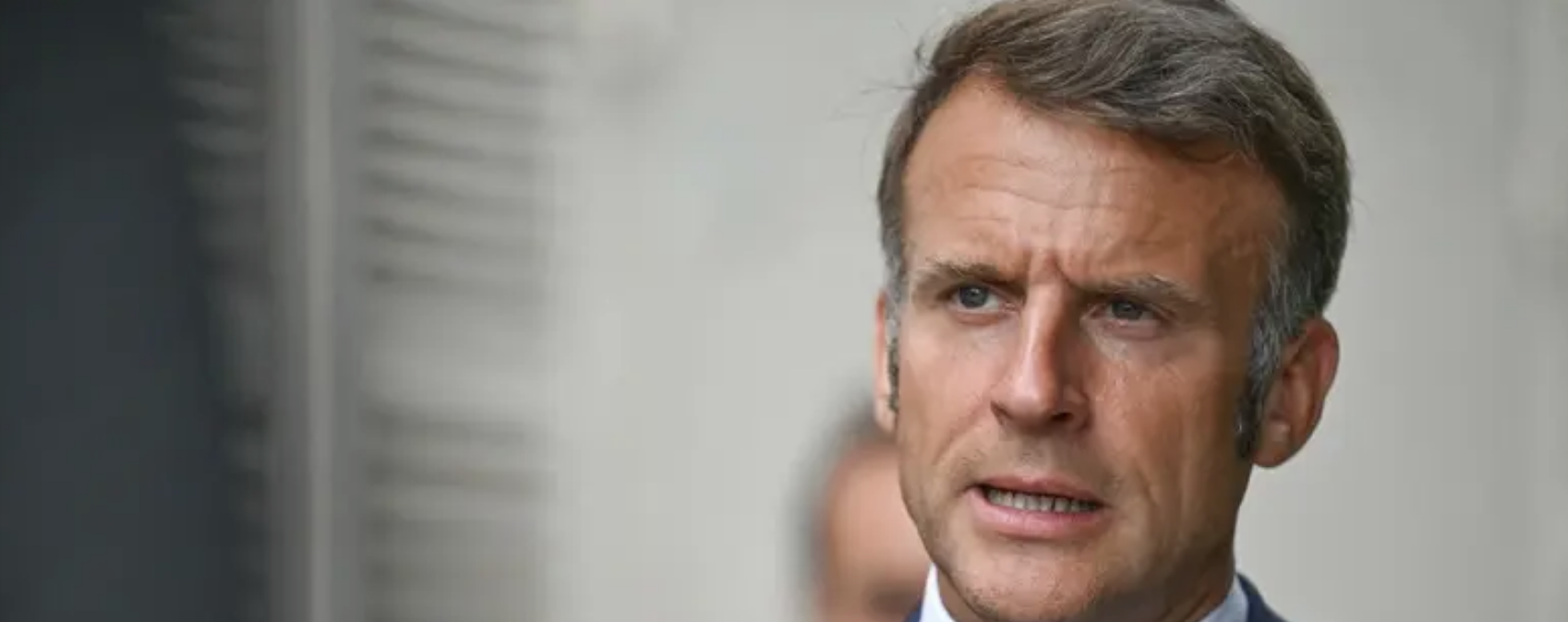 ماكرون يحمّل حزب الله مسؤولية مقتل جندي فرنسي وإصابة 3 في لبنان